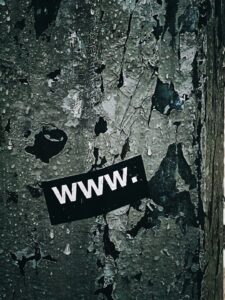 Read more about the article The World of Buying and Selling Web Businesses: The Resell Rights Advantage