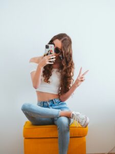 Read more about the article Diamonds in the Rough: Rethinking the Path to Social Media Influencer Success